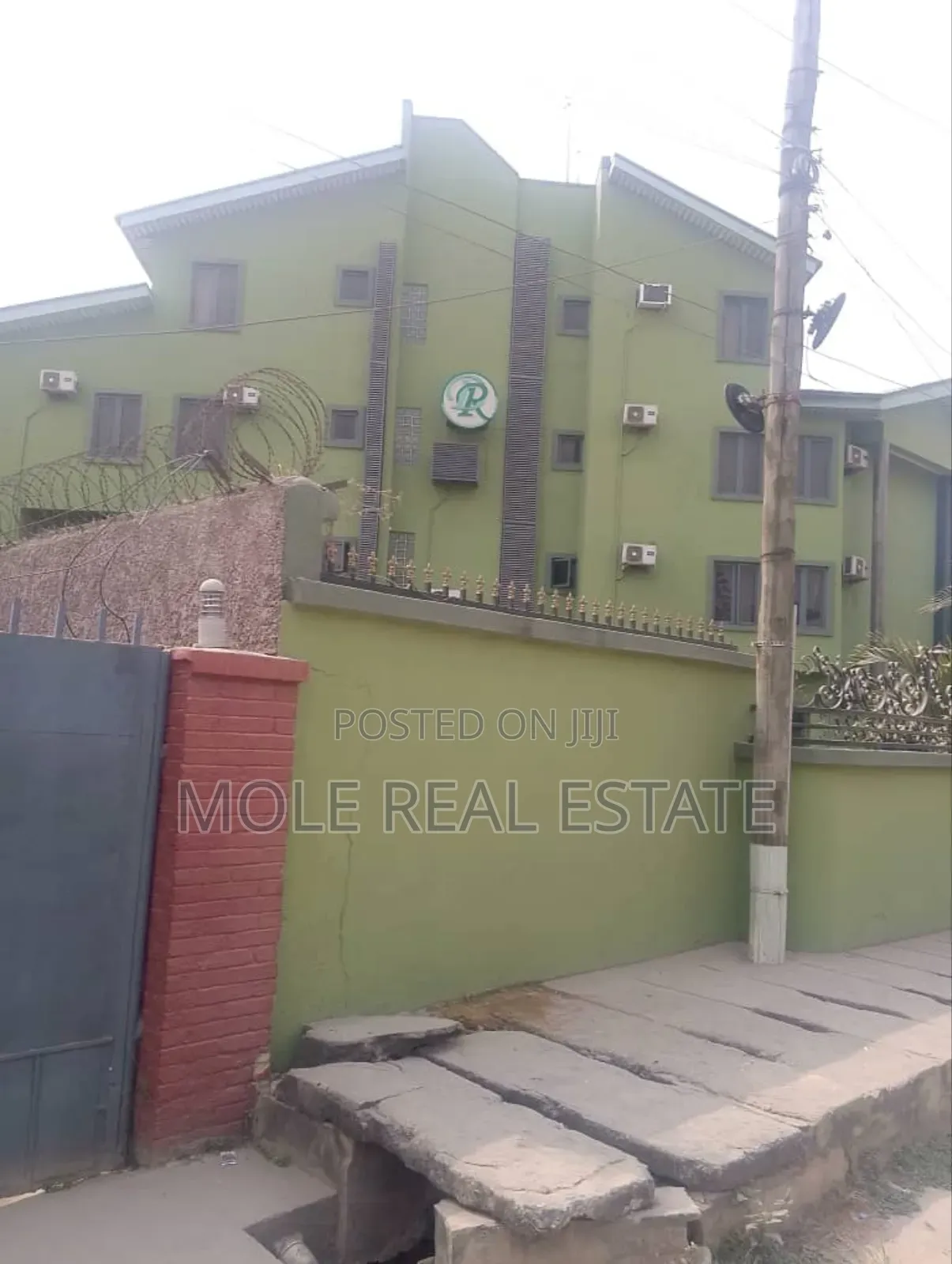Hotel Off Toyin Ikeja With Pool Funtional 24 Room in Toyin Street