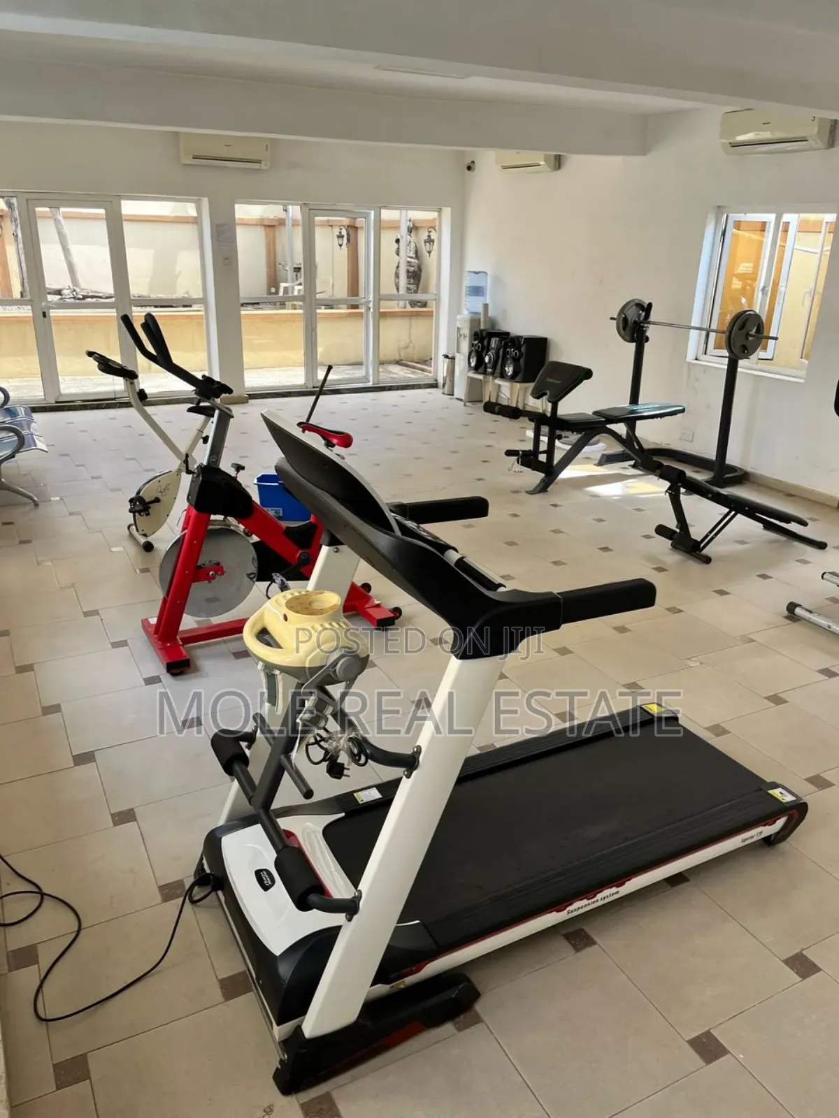 Hotel Off Toyin Ikeja With Pool Funtional 24 Room in Toyin Street