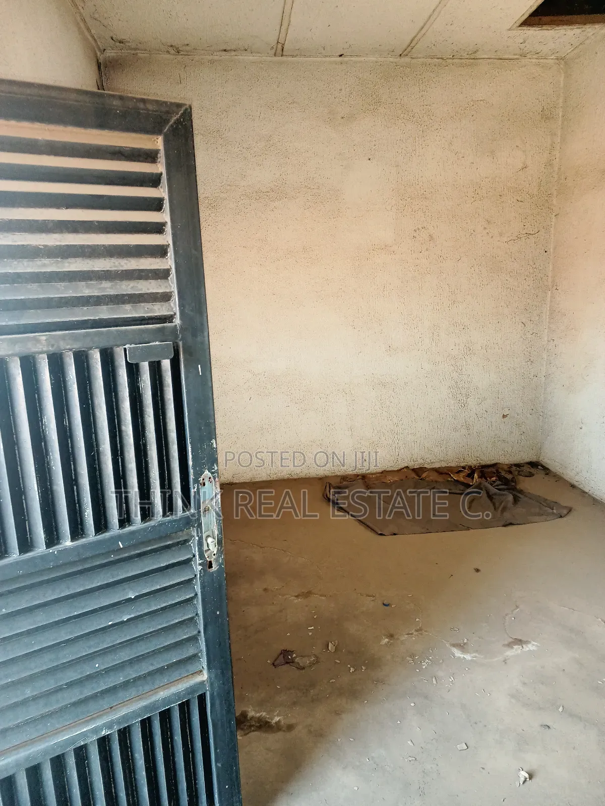 Big Hall/Office Space at Agbor Park Along the Tarred Rd in Ikpoba-Okha