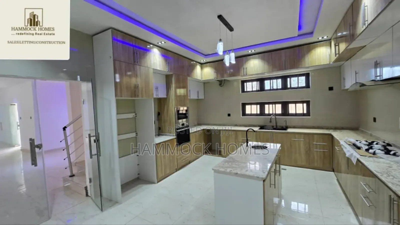 5bdrm Penthouse in Akala Estate, Akobo for sale in Akobo