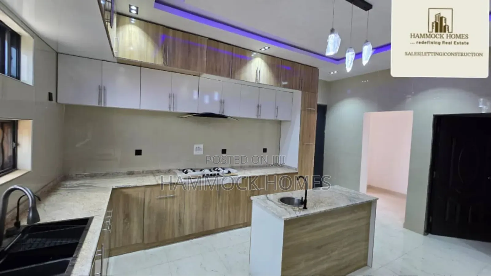5bdrm Penthouse in Akala Estate, Akobo for sale in Akobo