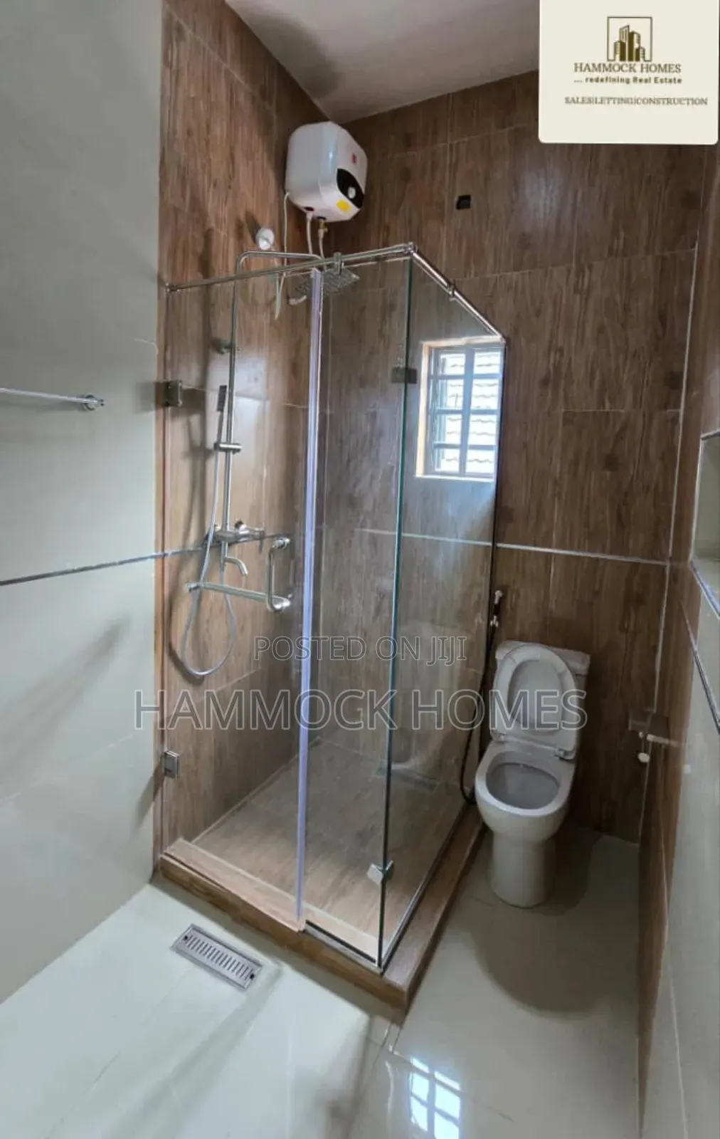 5bdrm Penthouse in Akala Estate, Akobo for sale in Akobo