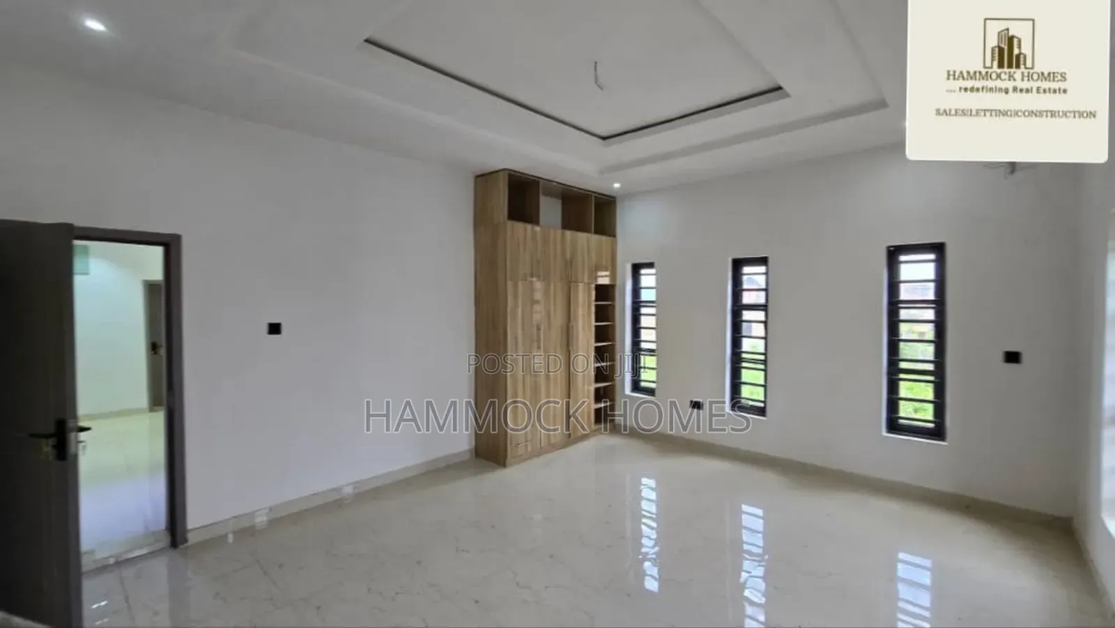 5bdrm Penthouse in Akala Estate, Akobo for sale in Akobo