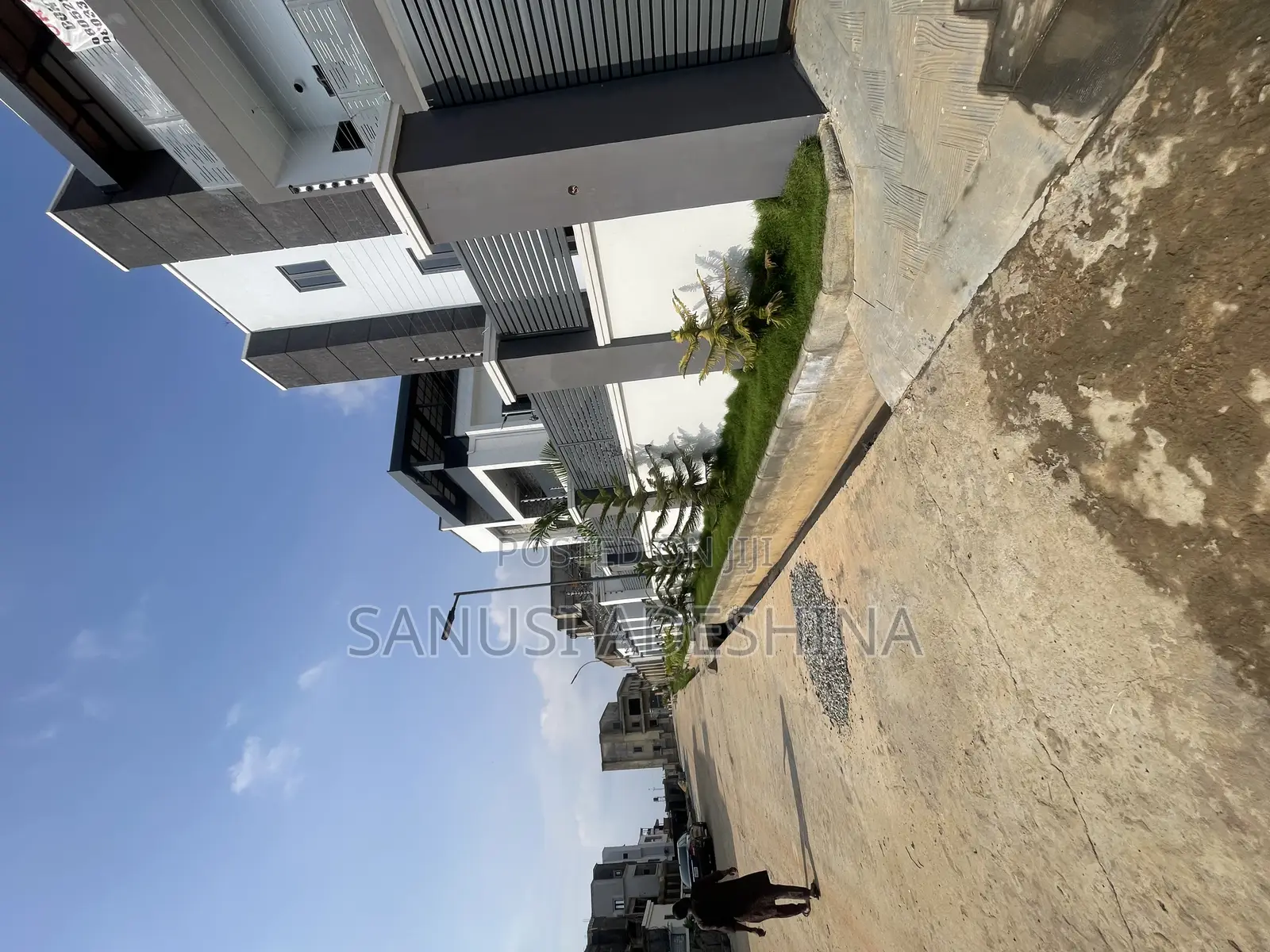 5bdrm Duplex in Life Camp By for sale in Life Camp