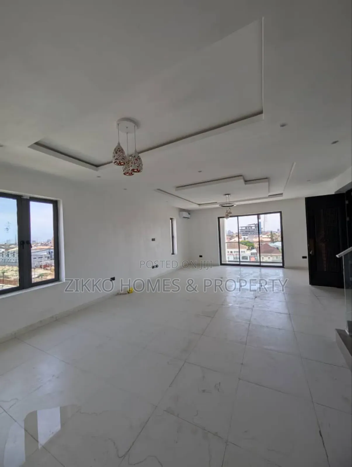 3bdrm Maisonette in Lekki Phase 1 for sale in Lekki