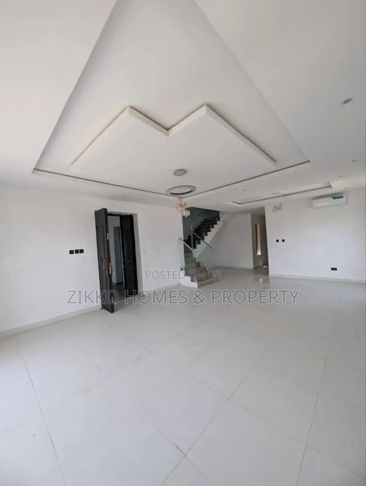 3bdrm Maisonette in Lekki Phase 1 for sale in Lekki