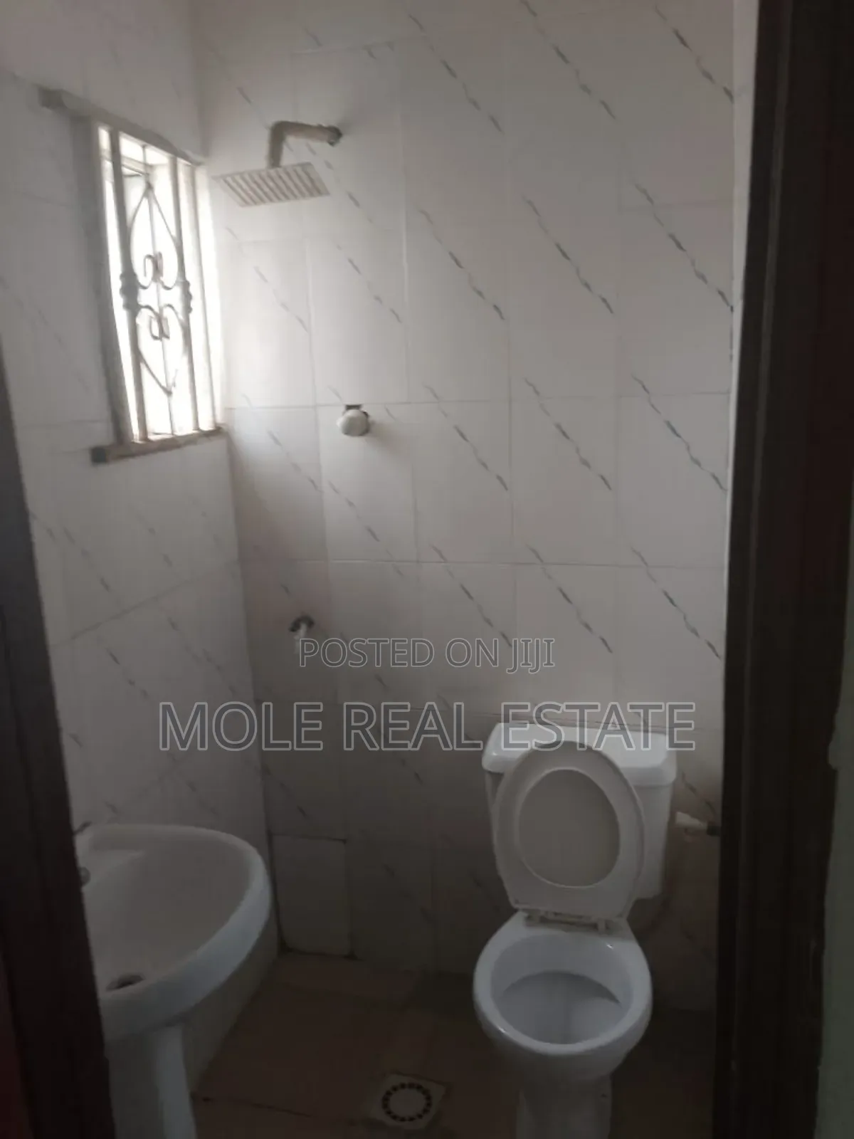 5bdrm Duplex in Harmony Estate for sale in Ajah