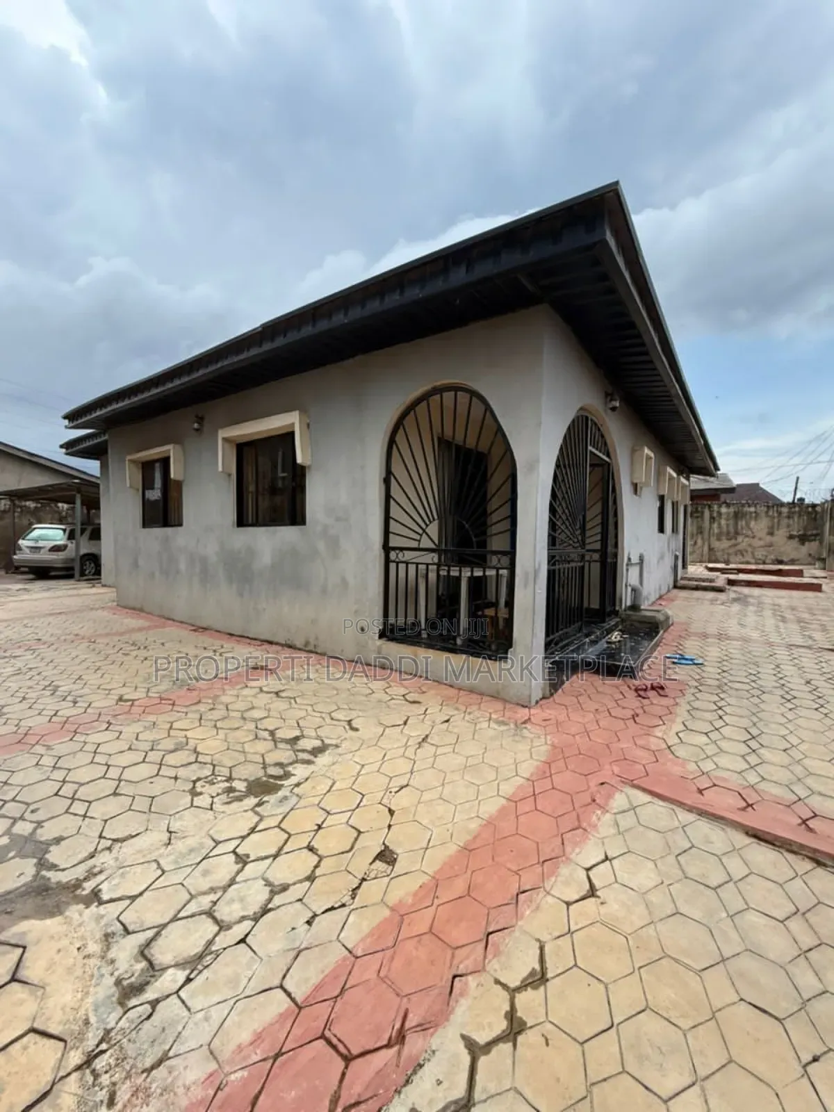 4bdrm Bungalow in Alagbado for sale in Alagbado