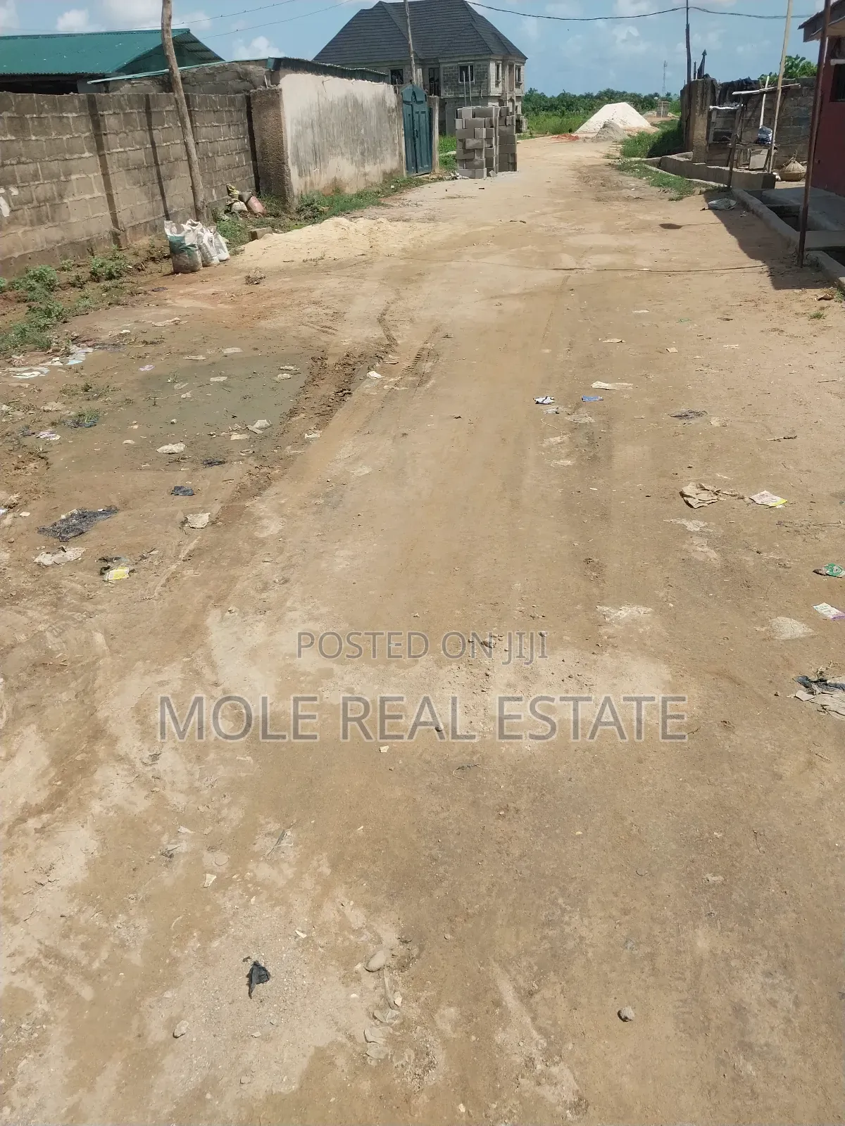 Two and Half Plots of Land 4 Sale Governor's Rd in Ikotun / Ikotun/Igando