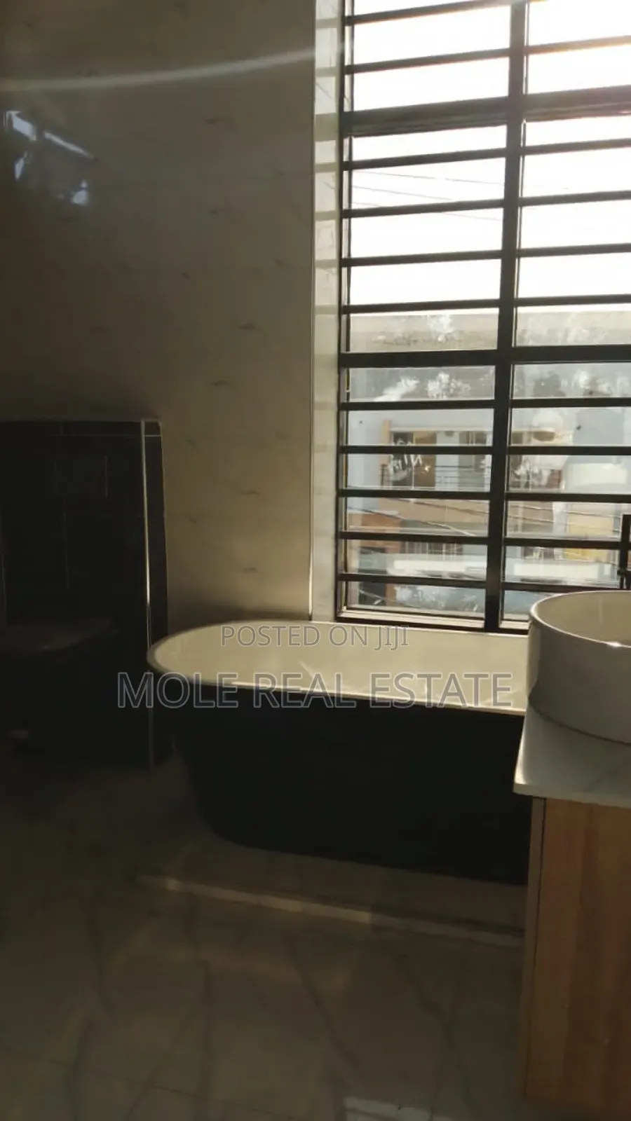 Furnished 5bdrm Duplex in Chevron Drive for sale in Chevron