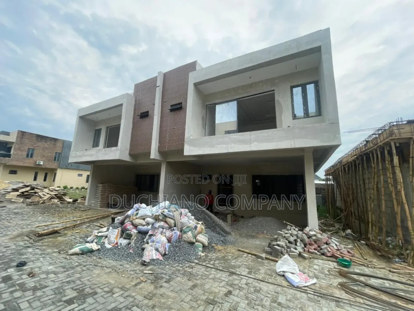 3bdrm Duplex in Sangotedo for sale in Sangotedo