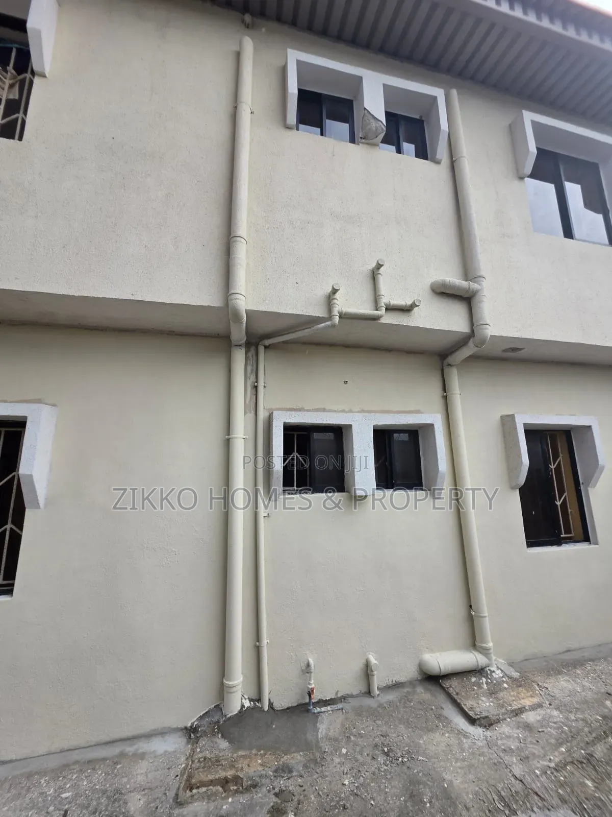 3bdrm Block of Flats in Taiye Aruwayo, Awoyaya for sale in Awoyaya