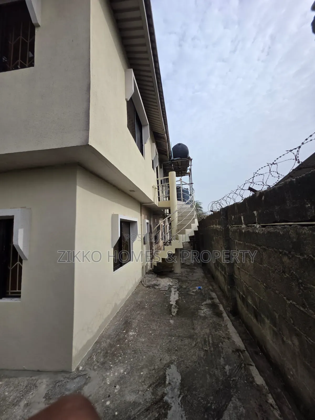 3bdrm Block of Flats in Taiye Aruwayo, Awoyaya for sale in Awoyaya