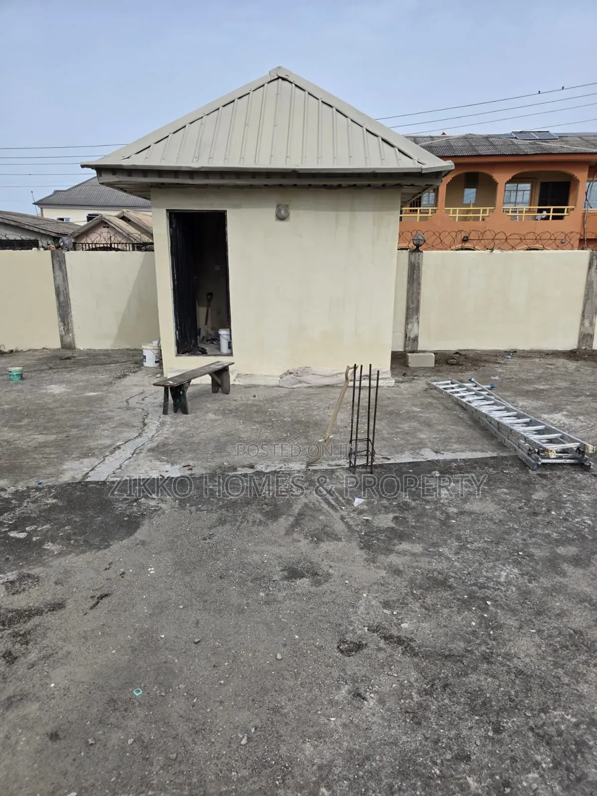 3bdrm Block of Flats in Taiye Aruwayo, Awoyaya for sale in Awoyaya