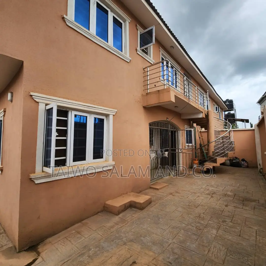 5bdrm Duplex in Akala Express for sale in Akala Express