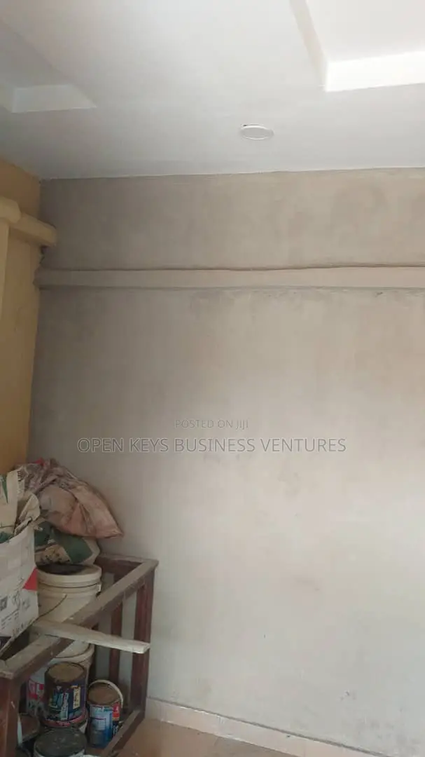 2bdrm Block of Flats in Ekeein, Ologuneru for sale in Ologuneru