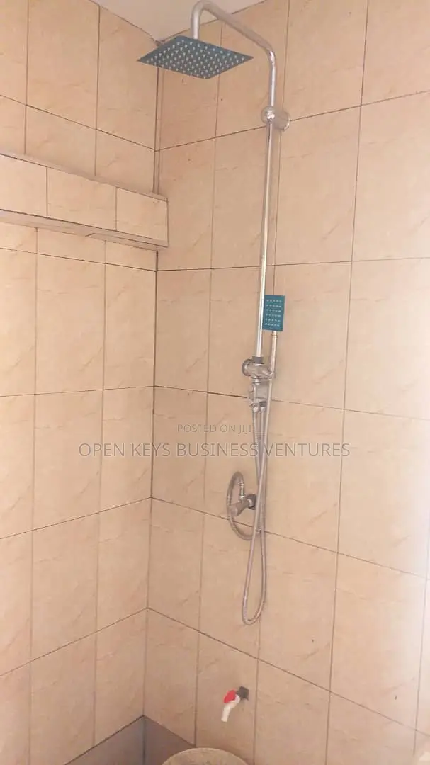 2bdrm Block of Flats in Ekeein, Ologuneru for sale in Ologuneru