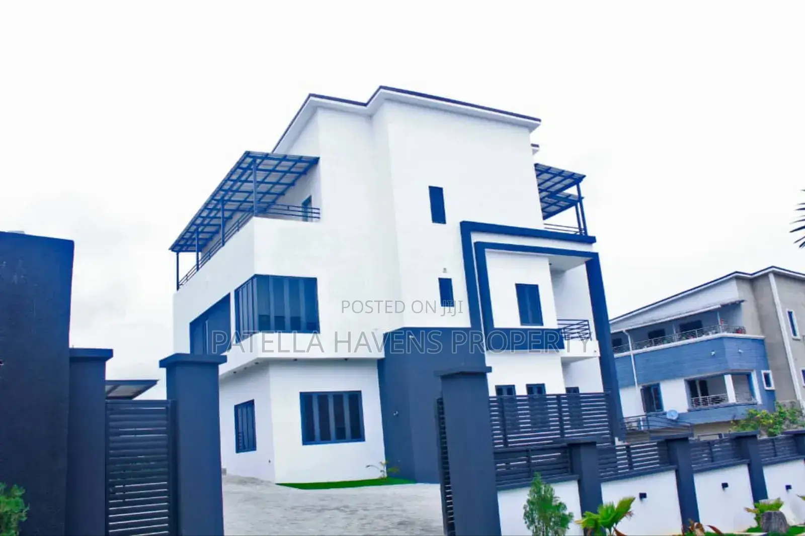 8bdrm Duplex in Guzape District for sale in Guzape District