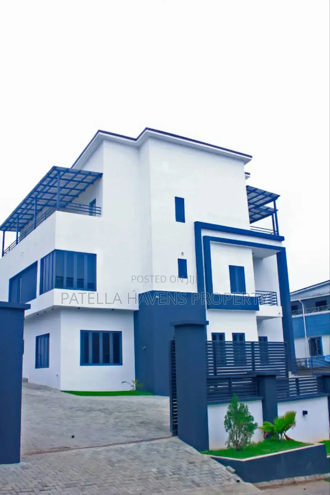 8bdrm Duplex in Guzape District for sale in Guzape District