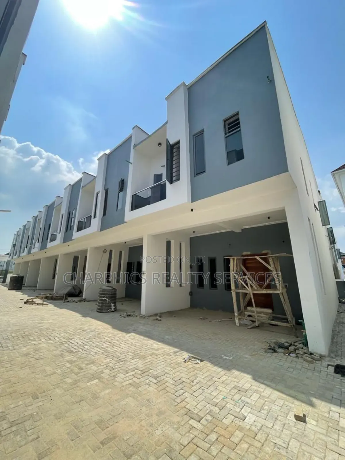 4bdrm Duplex in Ikota for rent in Ikota