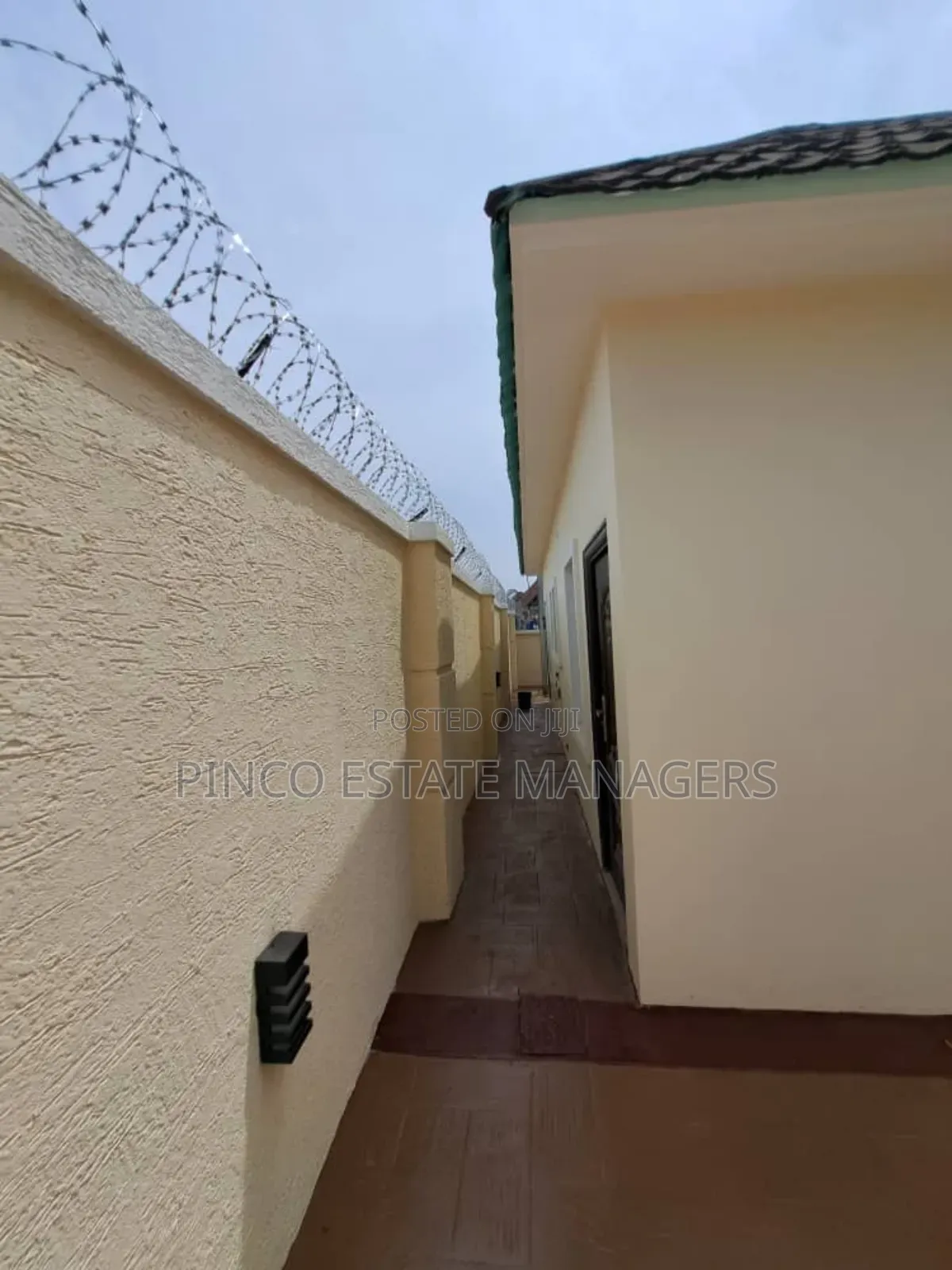 5bdrm Duplex in Lokogoma for sale in Lokogoma
