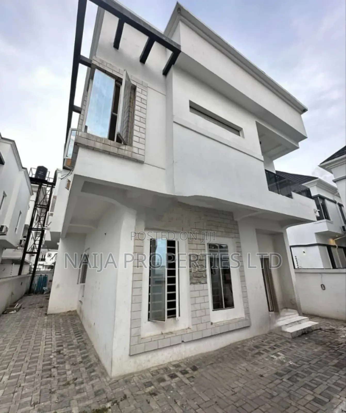 5bdrm Duplex in Osapa London, Lekki for sale in Lekki