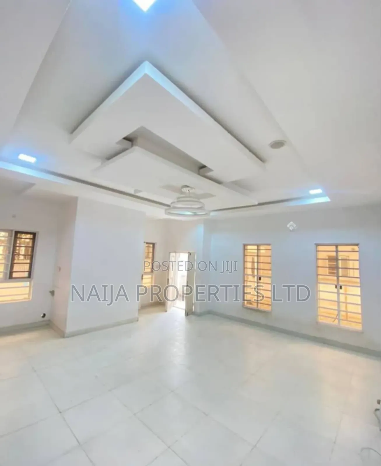 5bdrm Duplex in Osapa London, Lekki for sale in Lekki