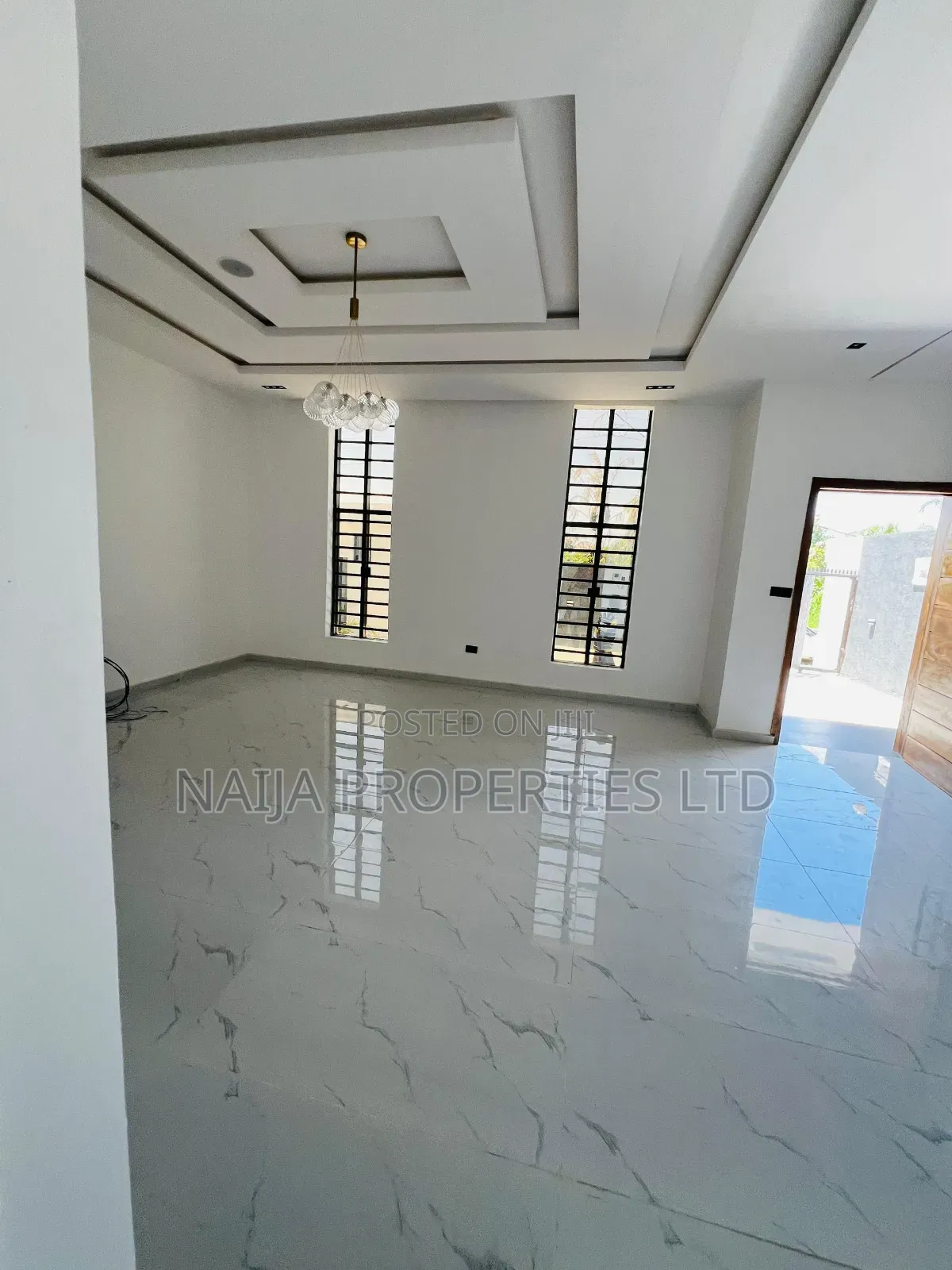 5bdrm Duplex in Mobil Rd, Ajah for sale in Ajah