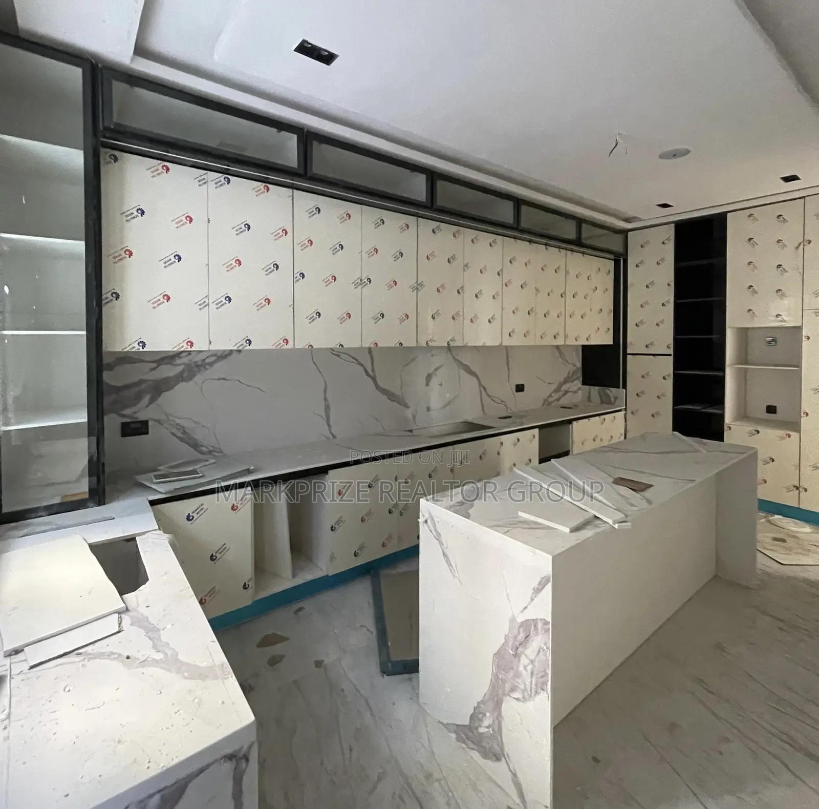 5bdrm Duplex in Chevron Lekki Lagos for sale in Chevron