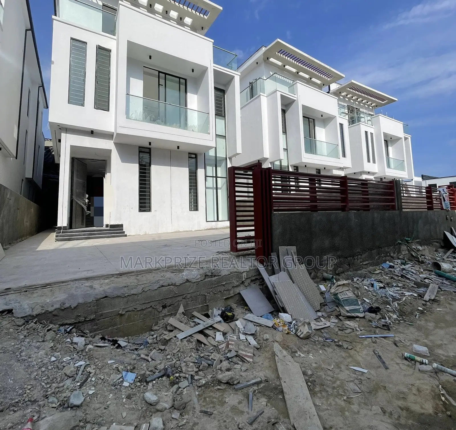 5bdrm Duplex in Chevron Lekki Lagos for sale in Chevron