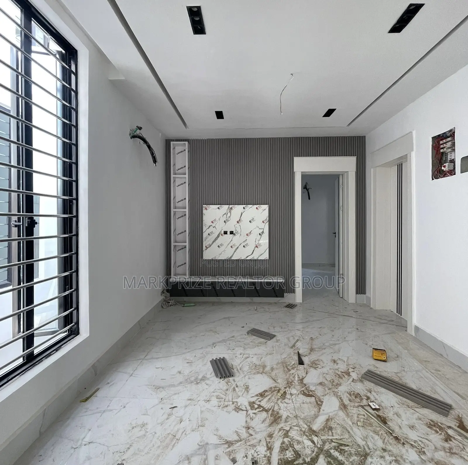 5bdrm Duplex in Chevron Lekki Lagos for sale in Chevron