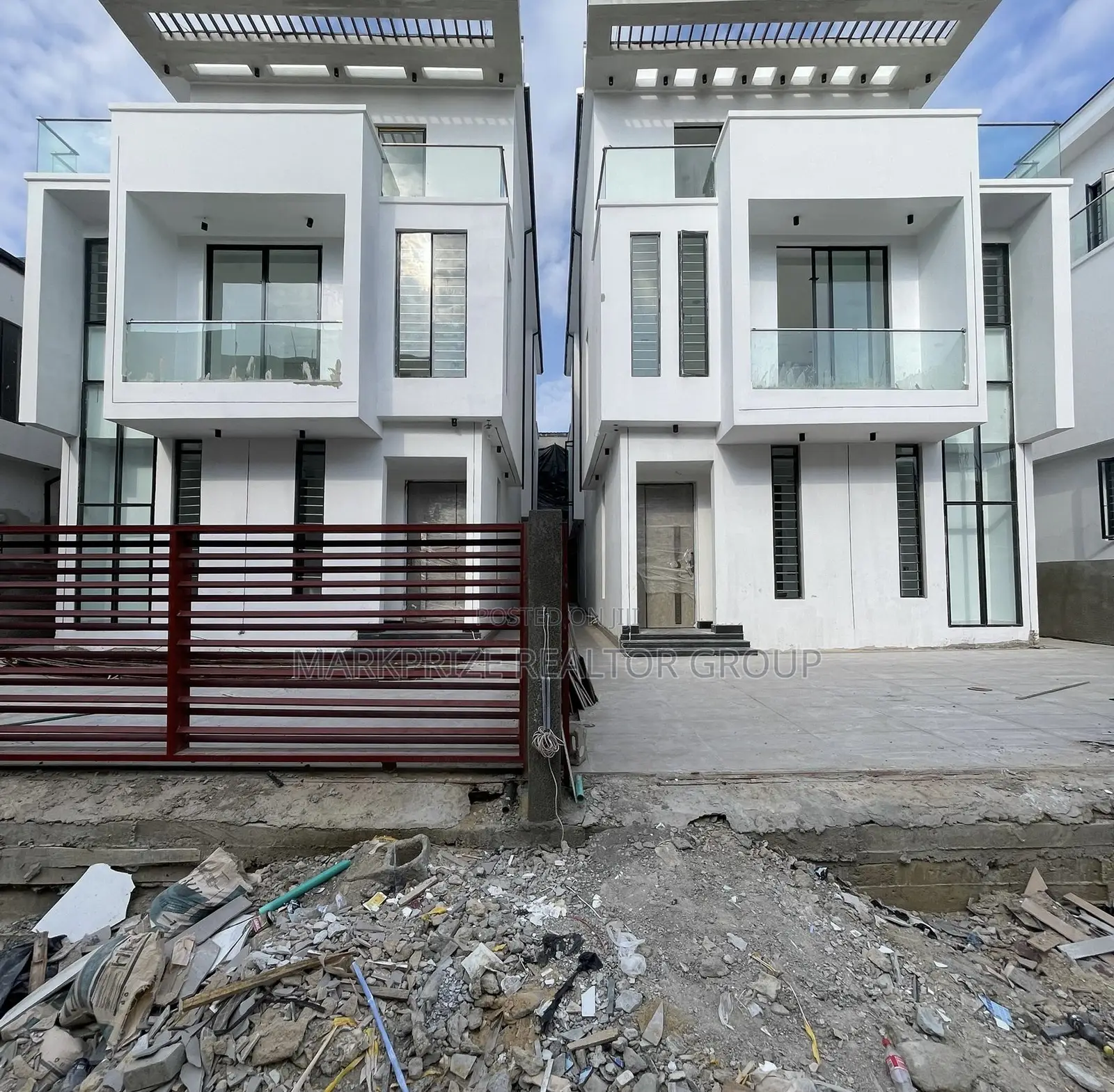 5bdrm Duplex in Chevron Lekki Lagos for sale in Chevron