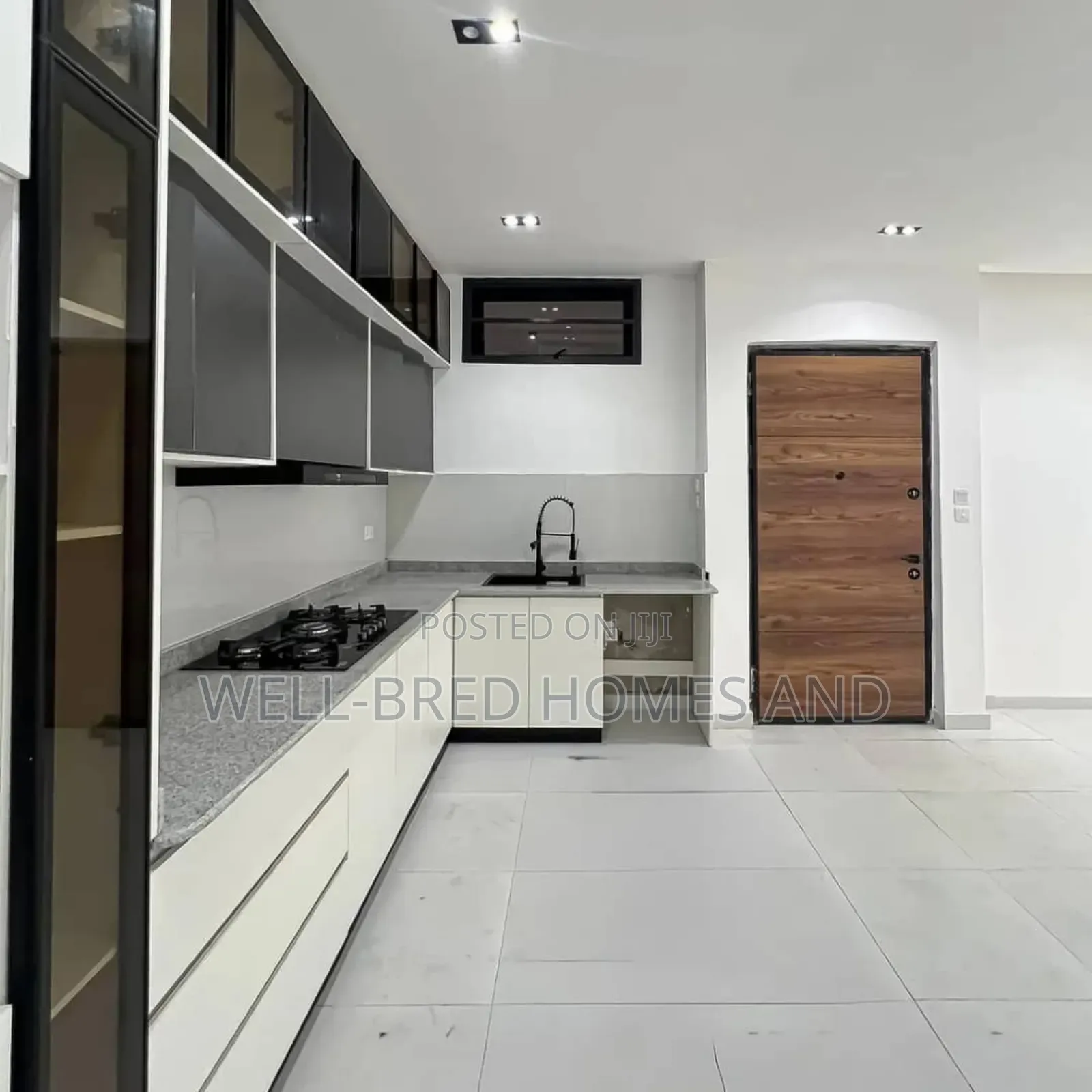 2bdrm Apartment In Ologolo Lekki Lagos For Sale in Lekki