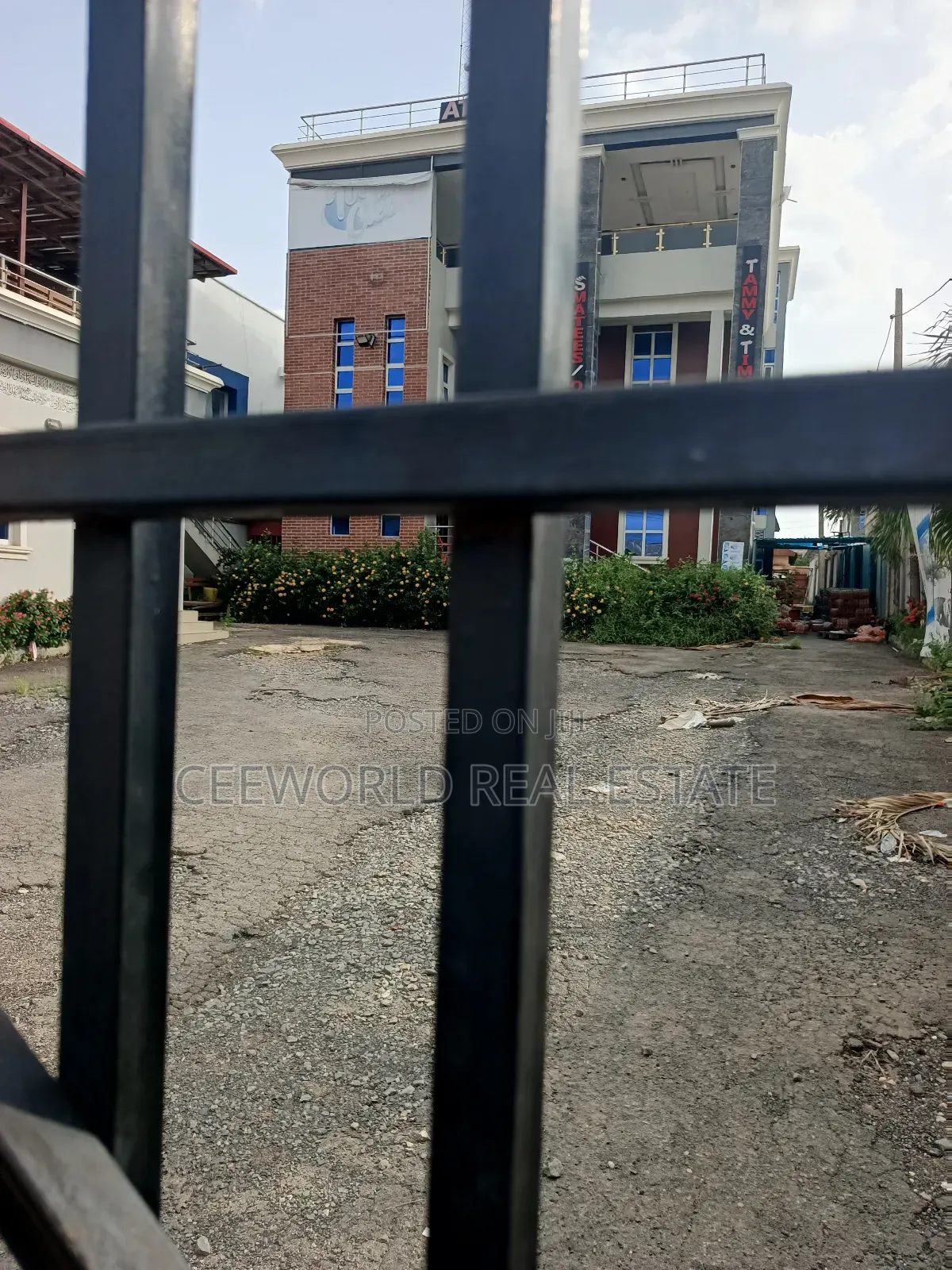 A Whole Building for Lease at Oke Ado in Oke Ado