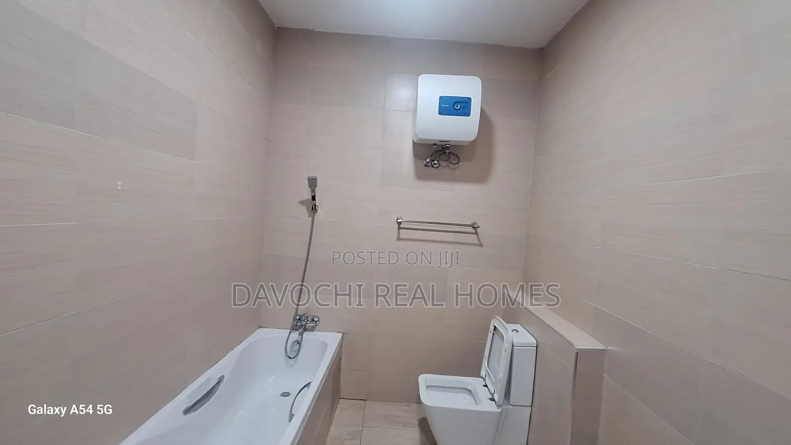 3bdrm Duplex in Bakare Estate, for rent in Agungi