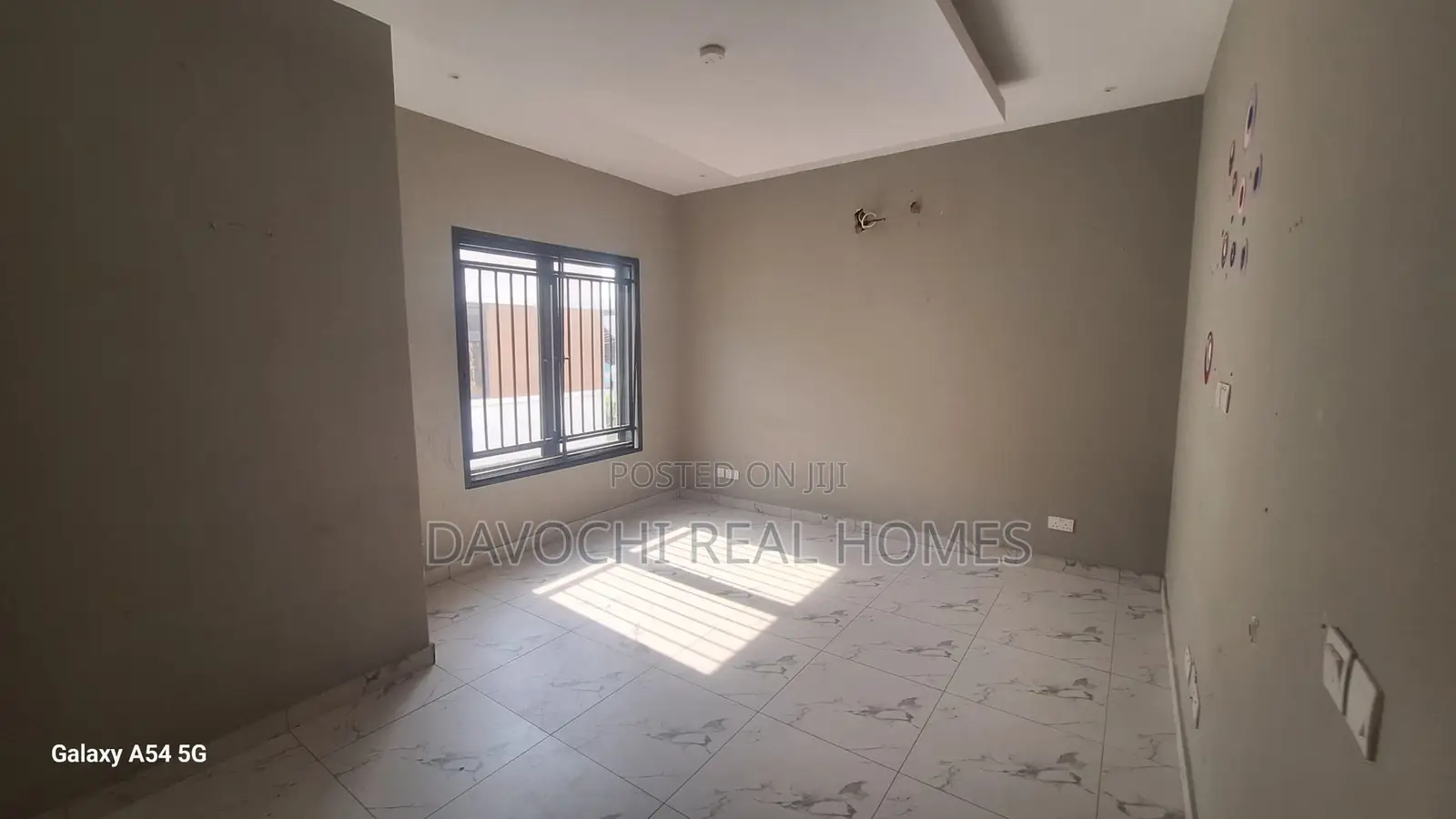 3bdrm Duplex in Bakare Estate, for rent in Agungi