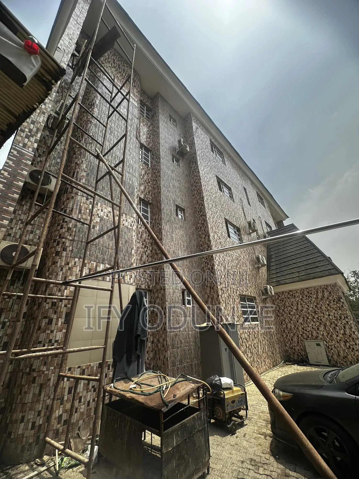 Furnished 40bdrm Block of Flats in Rodze, Wuse for sale in Wuse