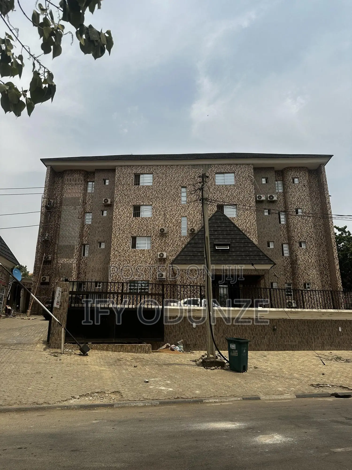 Furnished 40bdrm Block of Flats in Rodze, Wuse for sale in Wuse