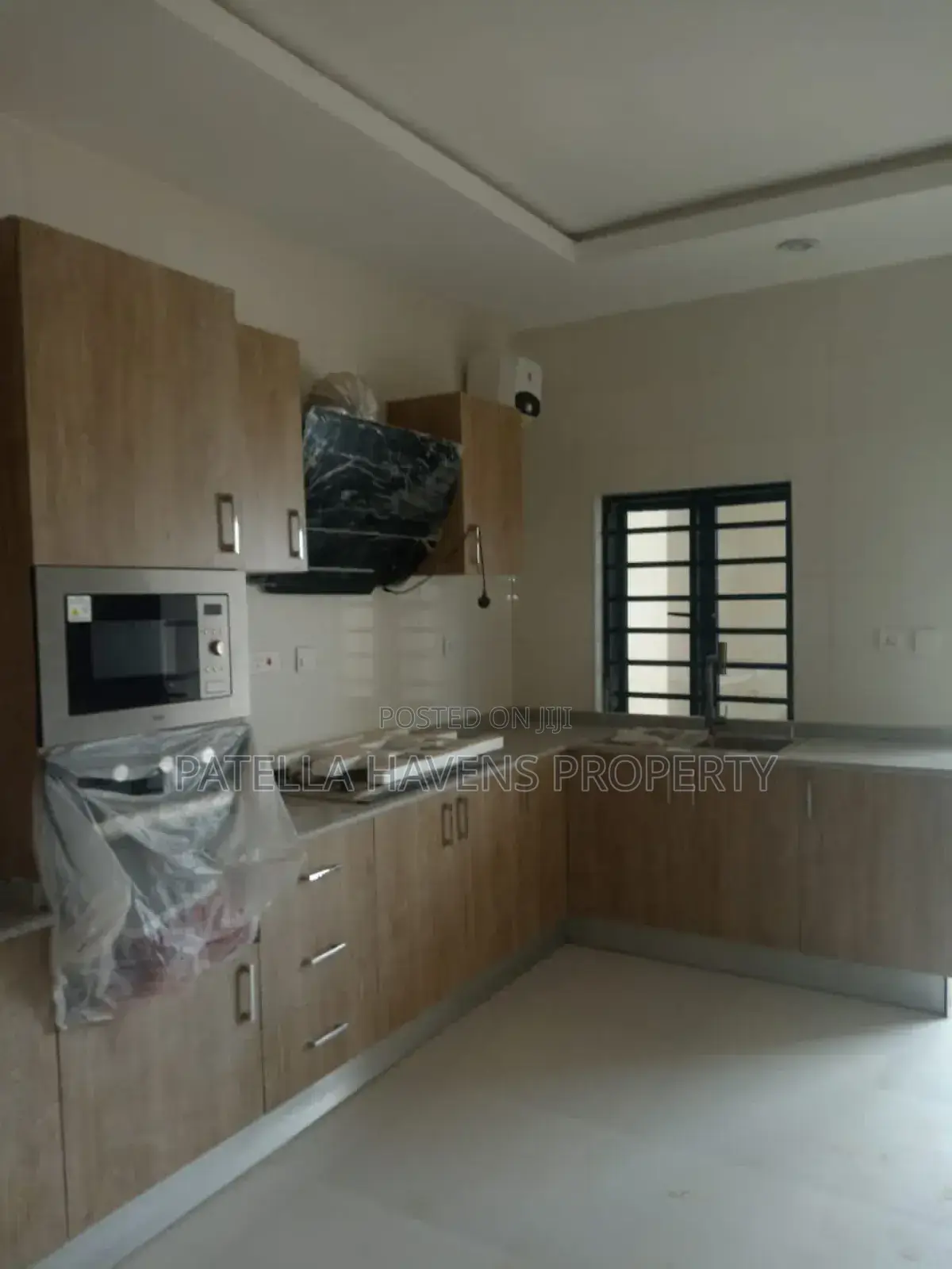 8bdrm Duplex in Apo Resettlement for sale in Apo Resettlement