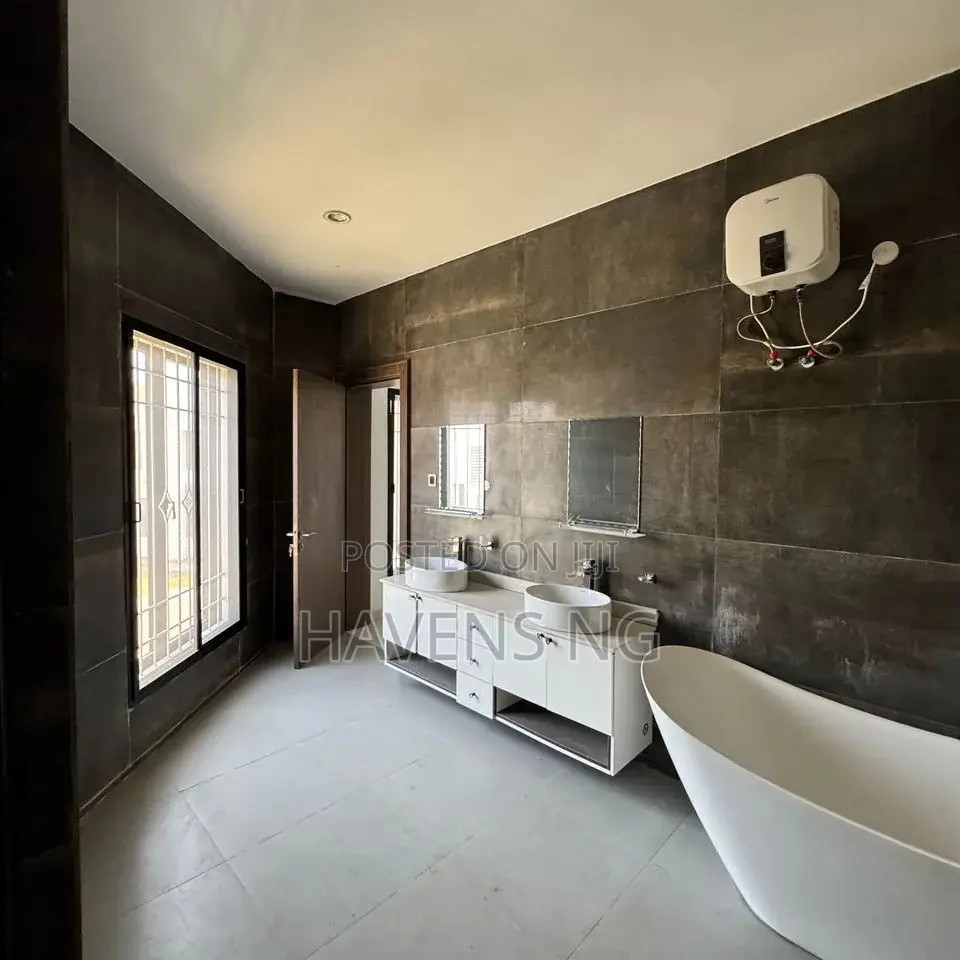 4bdrm Duplex in Life Camp for sale in Life Camp
