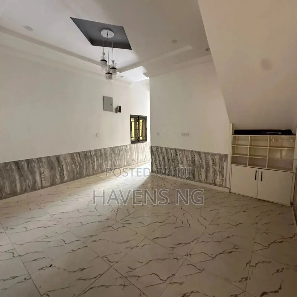 4bdrm Duplex in Gaduwa for sale in Gaduwa