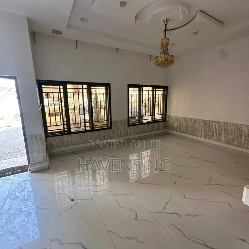 4bdrm Duplex in Gaduwa for sale in Gaduwa