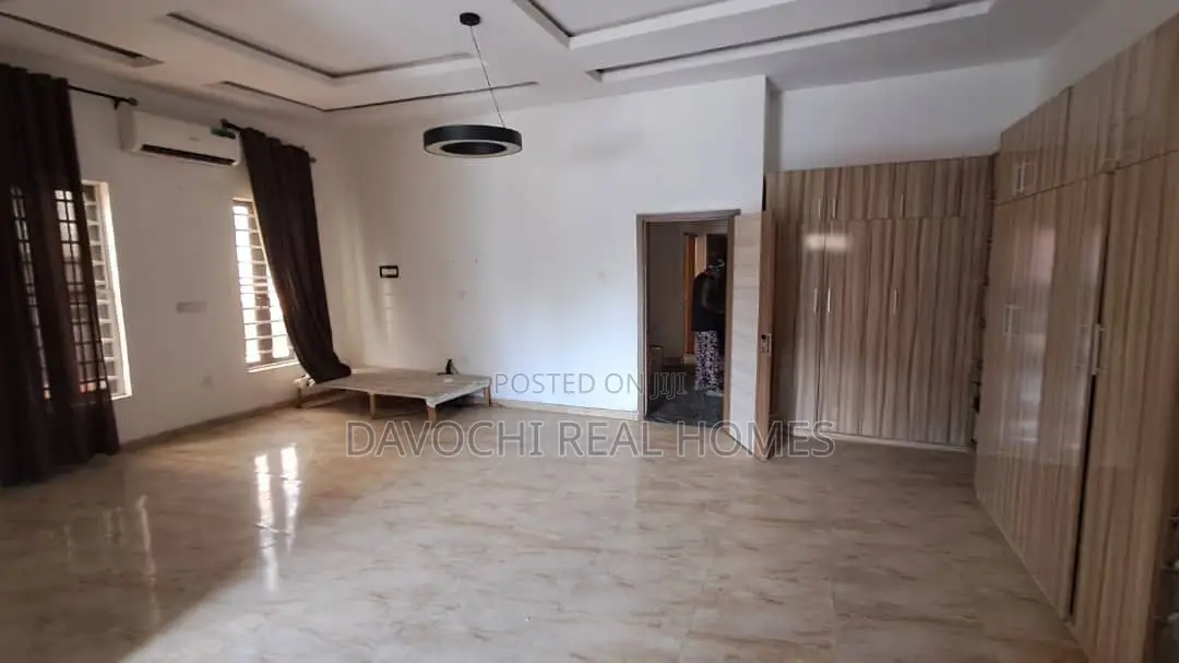 4bdrm Duplex in Conservative Road, for rent in Chevron