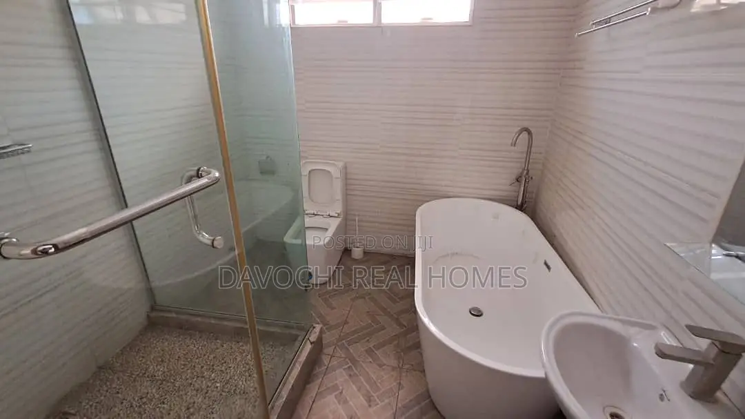 4bdrm Duplex in Conservative Road, for rent in Chevron