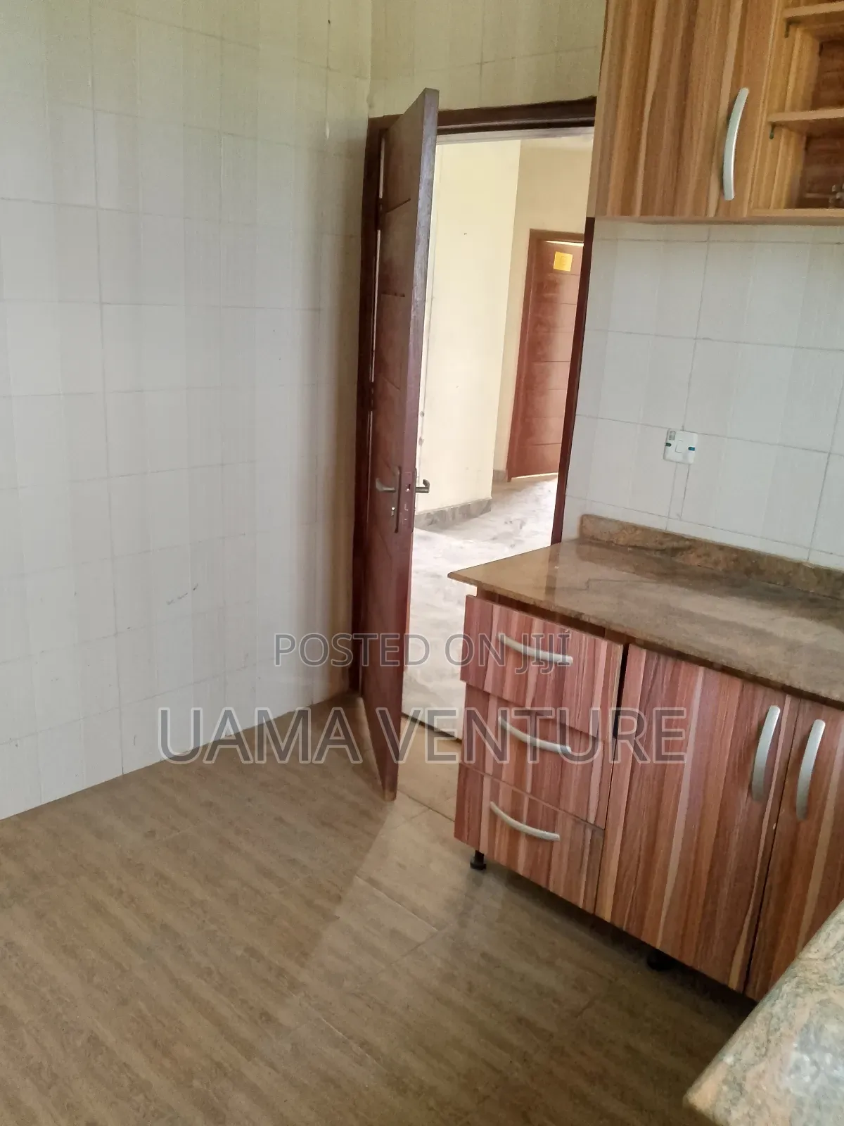 12bdrm House in Eleko for sale in Eleko