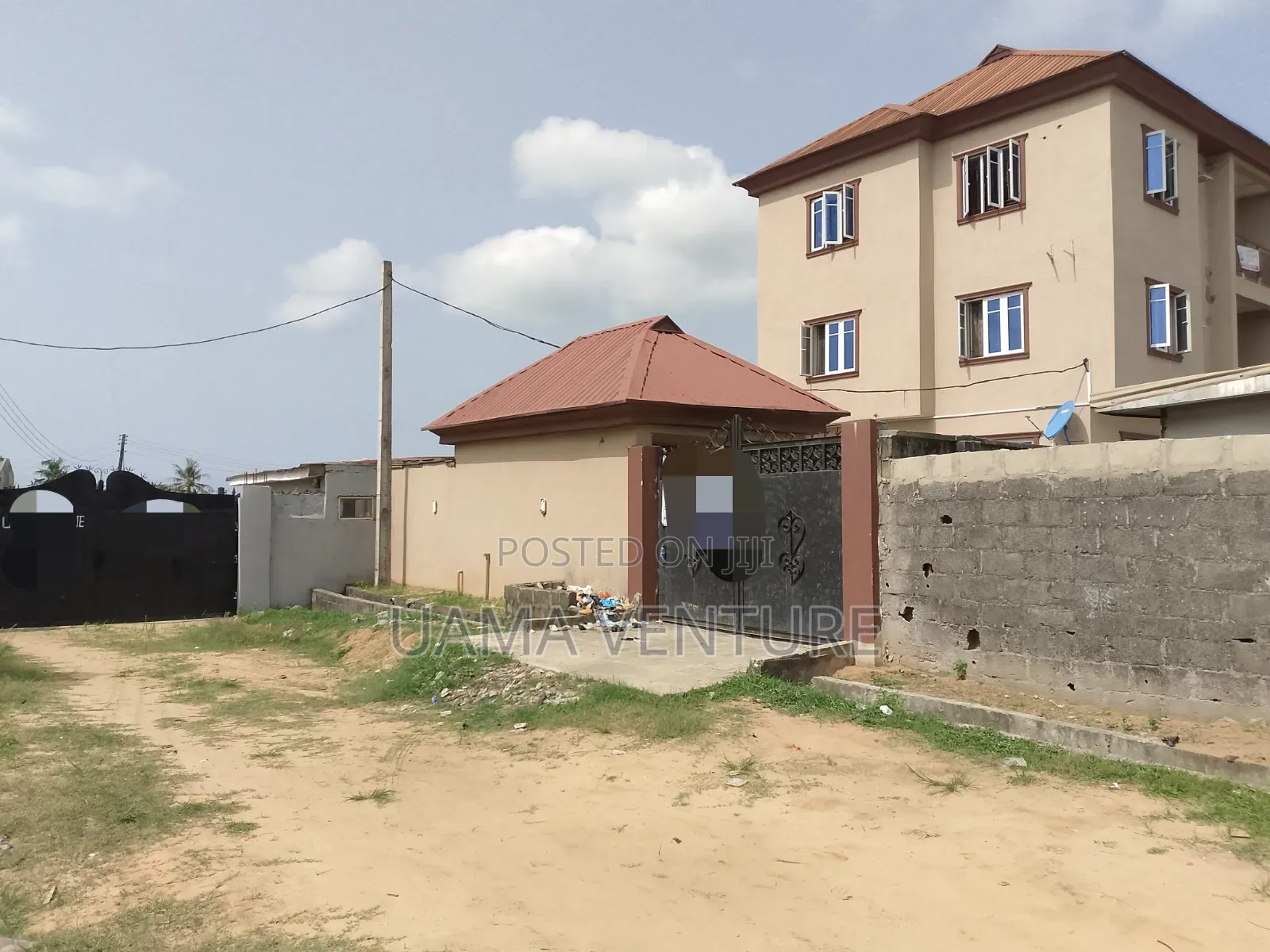 12bdrm House in Eleko for sale in Eleko