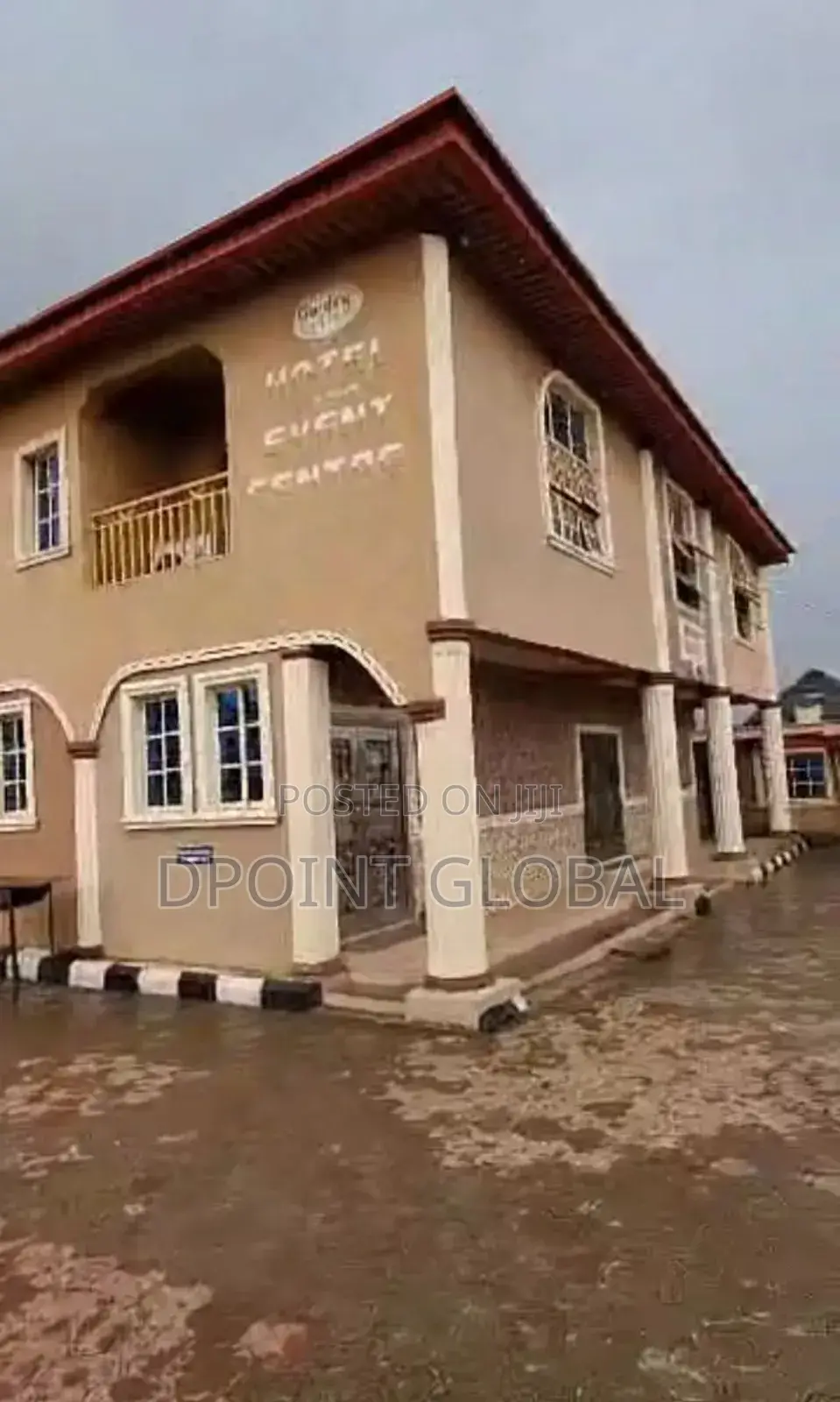 22 Rooms Hotels in Baruwa