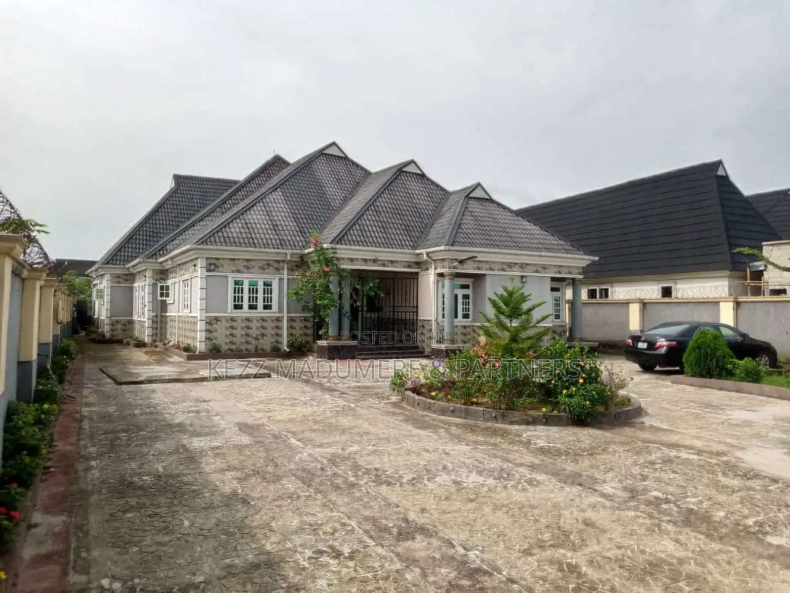 5bdrm Bungalow in Omagwa , Port for sale in Port-Harcourt