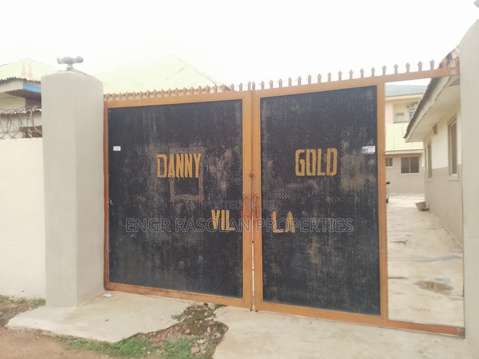 For Sale Solid 16 Rooms and 2 Room and Palour Self Contain in Ilorin South