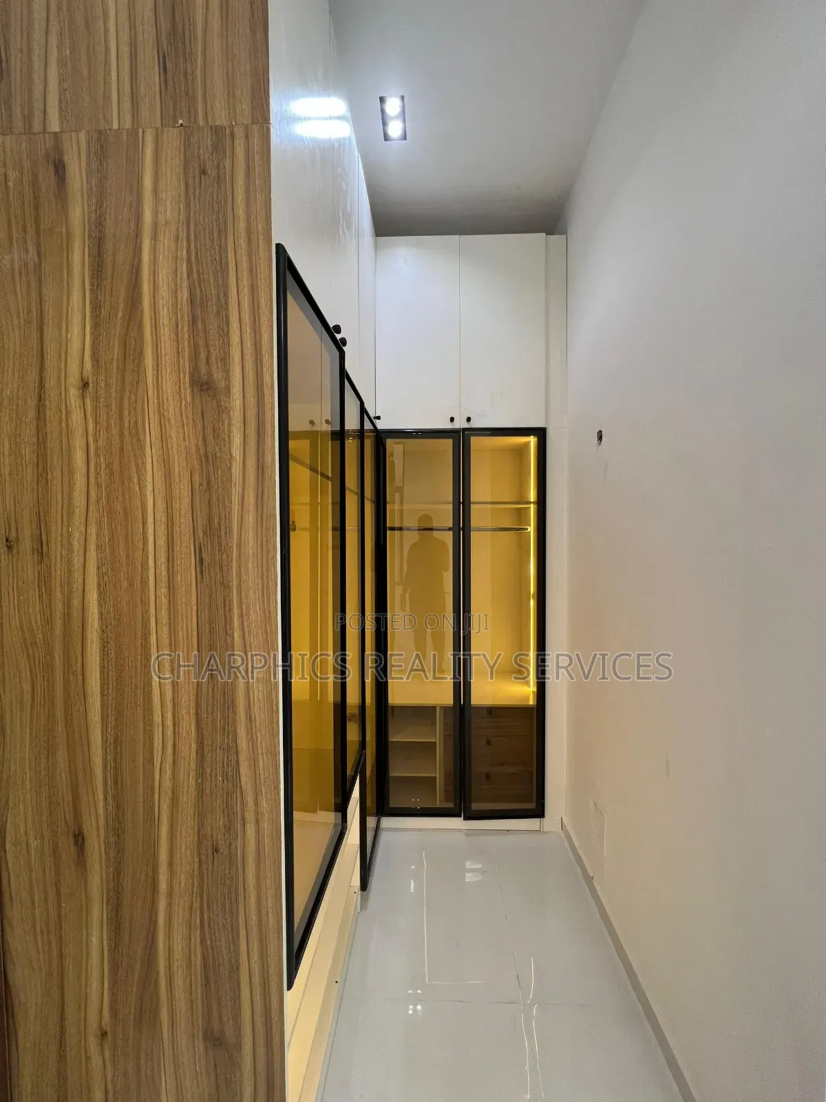 4bdrm Duplex in Ikota for sale in Ikota